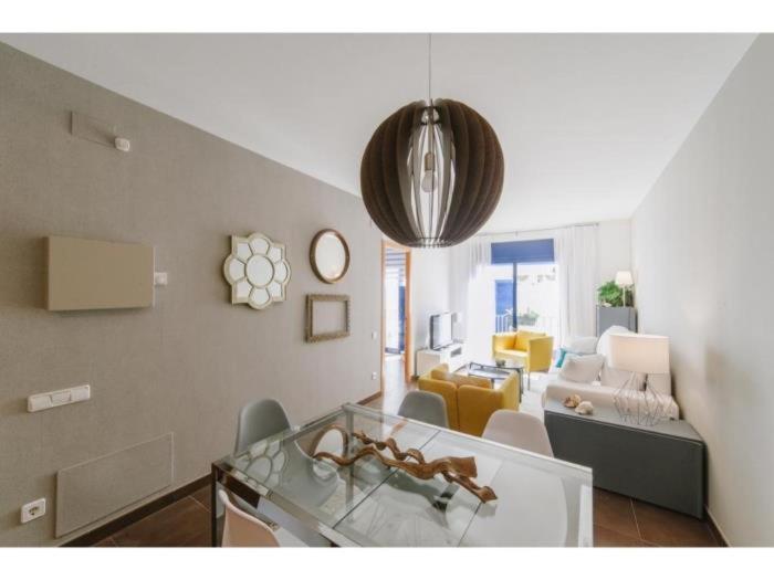 Sitges Spaces Deluxe Beach Apartment- 3 Bedroom, 2 Bathroom, Next To Beach, Sleeps 6 Exteriör bild